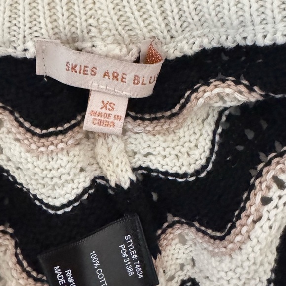 Skies Are Blue Black and Cream Crochet Shorts - Picture 4 of 4